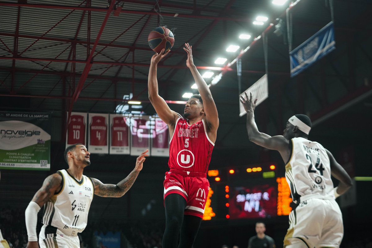CB_officiel's tweet photo. 📃PREVIEW Betclic Élite
Cholet Basket vs @jdadijonbasket
Demain 18h30 ⬇️
https://t.co/DPqHGAv4xd
Soir de match ⬇️
https://t.co/7nr5koit1L
#GOCB #CBFAMILY @Betclic_ELITE https://t.co/4g9048fVp3