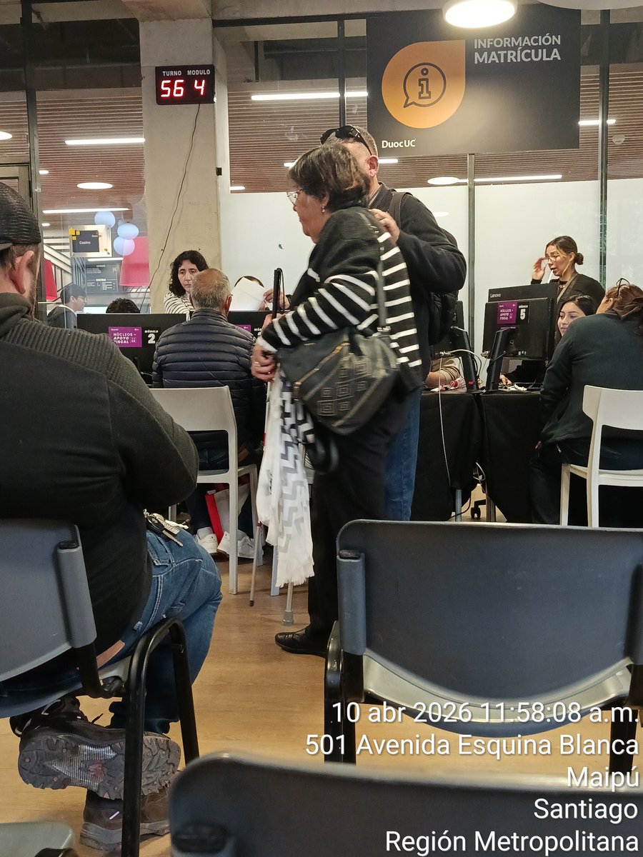 EduEndemico's tweet photo. Unos sinvergüenzas los funcionarios de @SII_Chile de Maipú allá en pajaritos casi vacío, no están atendiendo rentas, dicen solo estamos atendiendo preferentes, resulta q llegó al @DuocUC Maipú y veo lleno de adultos mayores y dicen que los mandan para acá para hacer #renta2026 https://t.co/9ipbJvfYmV