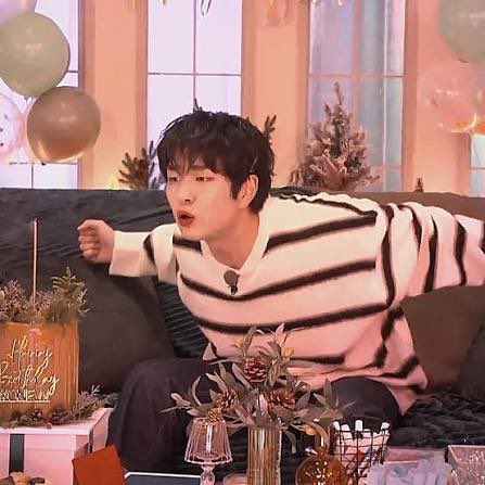 view baby’s mother 🤣💎🌲 | jinkibum pcd😭 tweet media