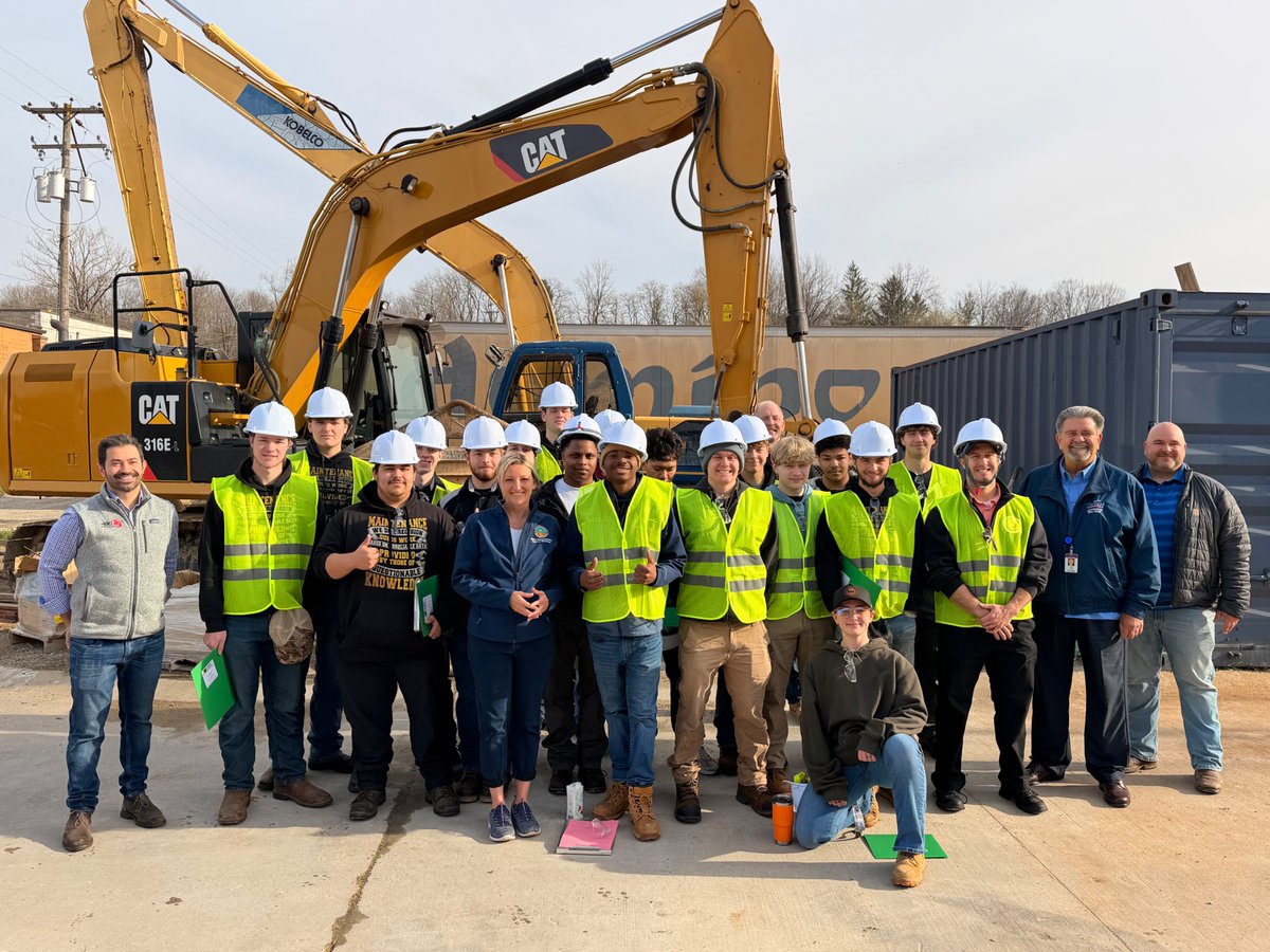 OhioABC's tweet photo. What an incredible @NorthernOhioABC apprenticeship job site visit! These outstanding ABC apprenticeship program students absolutely lit up the site with their energy, curiosity, and genuine excitement for the skilled trades!

We were thrilled to host County Commissioner Mike Tinlin, State Rep. Heidi Workman, the Portage County Water Department, and the talented Stow-Monroe Falls High School student shop class for this unforgettable day.

Huge applause to these amazing apprentices— you are the future of construction, and we couldn’t be prouder of your passion and drive!

#ABCofNorthernOhio #ABCofOhio #Constructionapprenticeship #ABCMeritShopProud