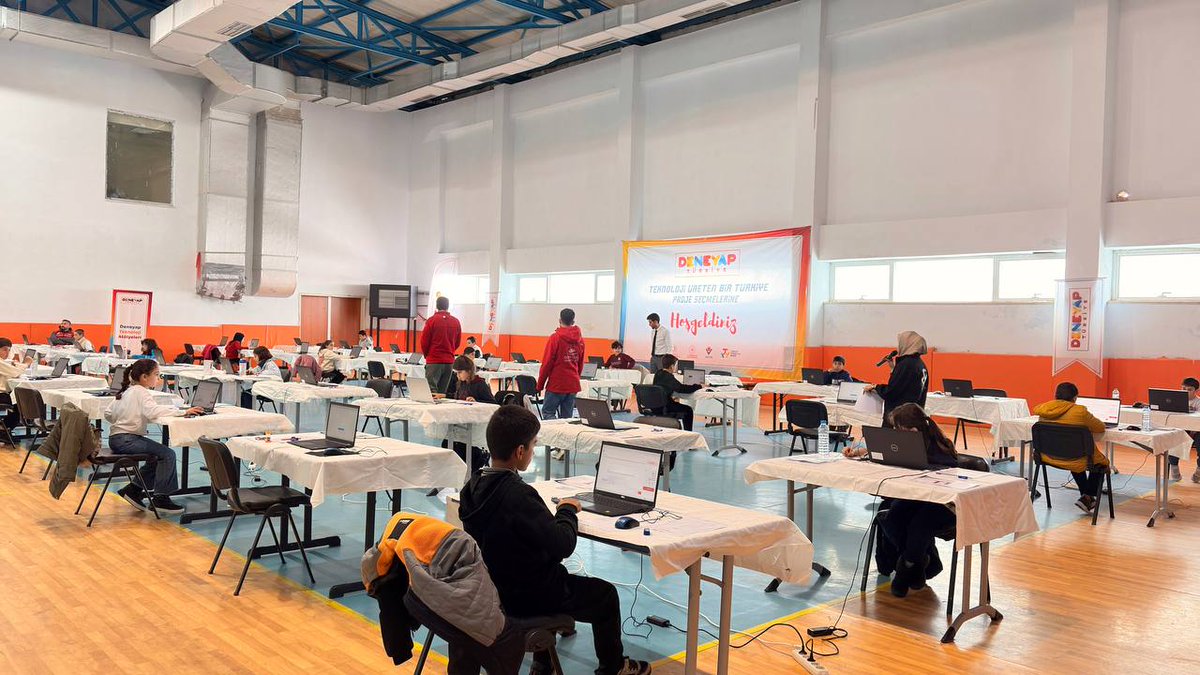 GSB_BitlisGM's tweet photo. Deneyap Teknoloji Atölyeleri Elektronik Sınav heyecanı başladı ⏳️🚀

Deneyap Teknoloji Atölyesi yeni dönem öğrenci seçmelerinin ilk aşaması olan e-sınavın 1.günü tamamlandı.🚀

“Geleceğin Teknoloji Yıldızları” adaylarına başarılar dileriz 🌟
#GSBGM
#Deneyap https://t.co/GnRJtGkDho