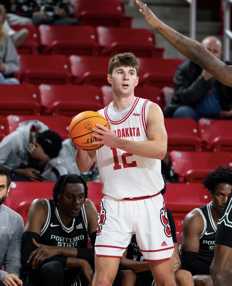 Tobias Bass tweet media