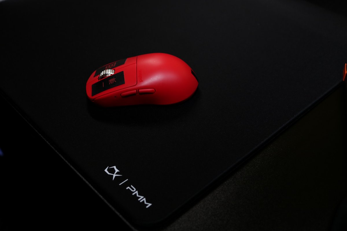 Meech_EXE's tweet photo. TGIF, we made it, y'all! Been really enjoying the S1P by PMM. What combo are we rocking this Friday, y'all??#Combofriday #desksetup https://t.co/1vivqQzMJn