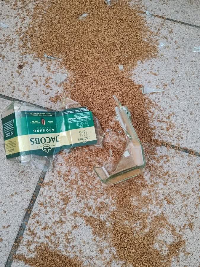 ®️ E L E tweet media