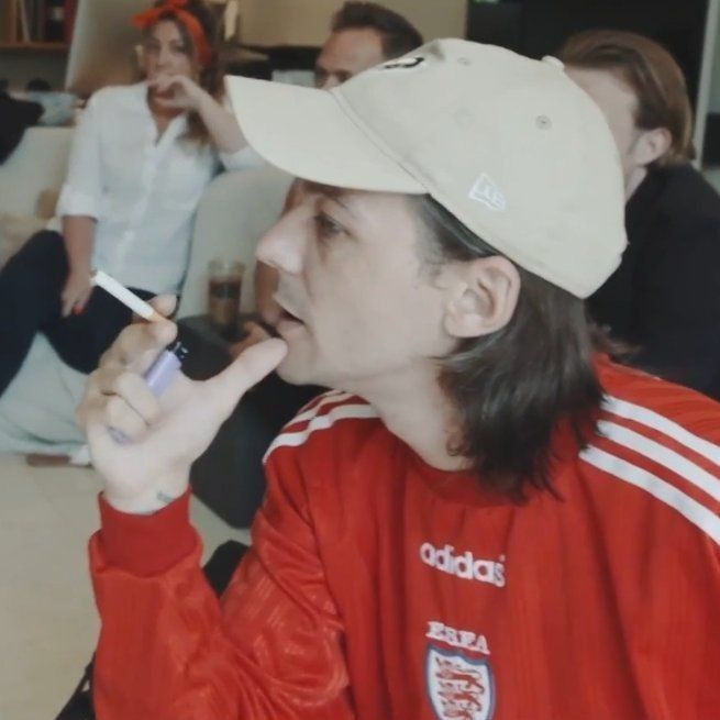 louis doing things tweet media