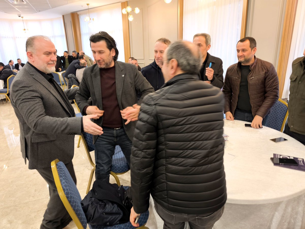 Birlikten doğan gücümüzle, eğitim çalışanlarının hakkını savunmaya, toplumsal sorumluluklarımızı yerine getirmeye ve daha adil bir gelecek inşası için ter akıtmayı sürdürmeye kararlıyız.