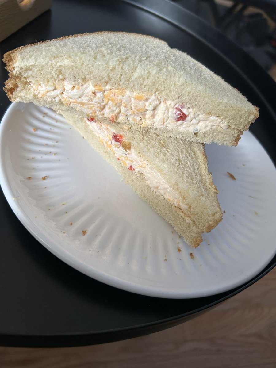 CycloJim1's tweet photo. It wouldn’t be the #masters without #pimentocheese https://t.co/DeLWxvs2GK