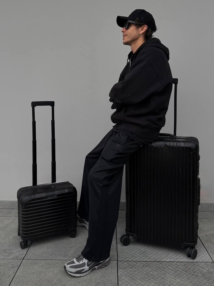 4644 files™ tweet media