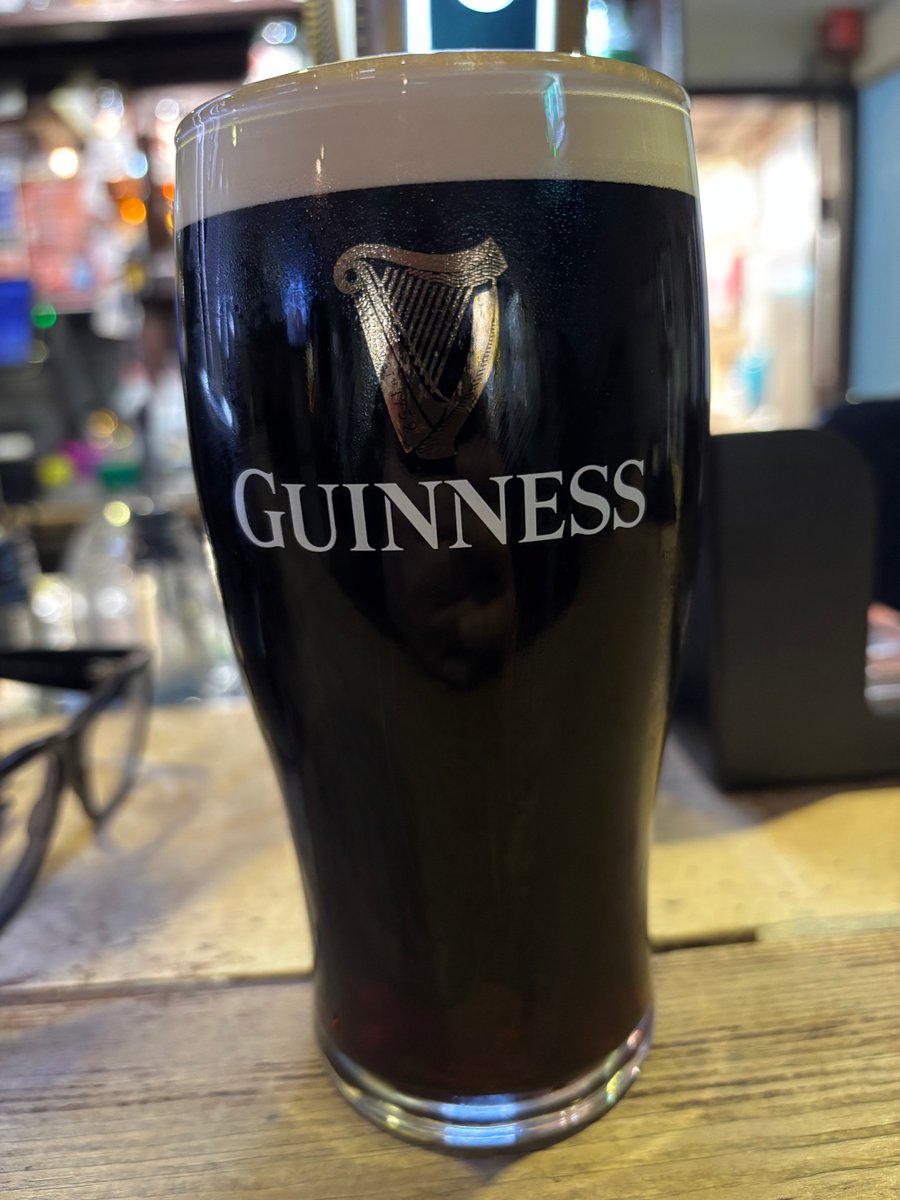 kittyhen's tweet photo. A pint of medicine #LivintheDream #Millars https://t.co/hhWzDusmOz