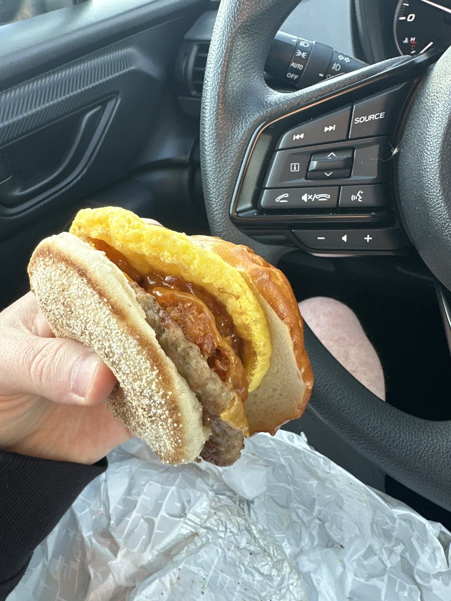 What the heck <a href="/sheetz/">SHEETZ</a> !? 

Pretzel Bun top with English muffin bottom!? Pretty big ooops if ya ask me xD I wont lie.. It was pretty good but not what I was expecting this morning lol.