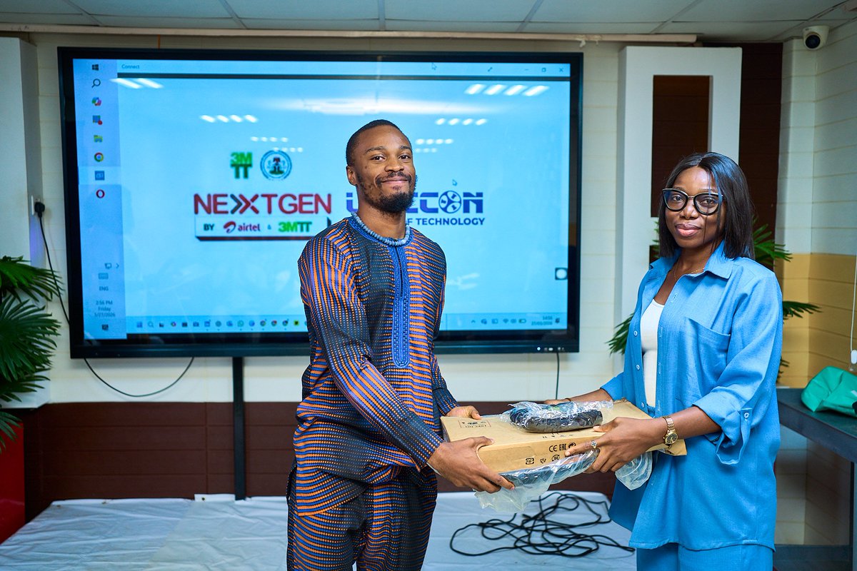 3MTTNigeria's tweet image. Abuja showed up at the 3MTT Knowledge Showcase 🚀
88 participants. Real builds. Real impact.

Shout-out to our standout winners:
🏆 Bethel Clement
🥈 Temidayo Samuel Abodunrin
🥉 Muhammad Ibrahim Gimba
#3MTT #NextGen