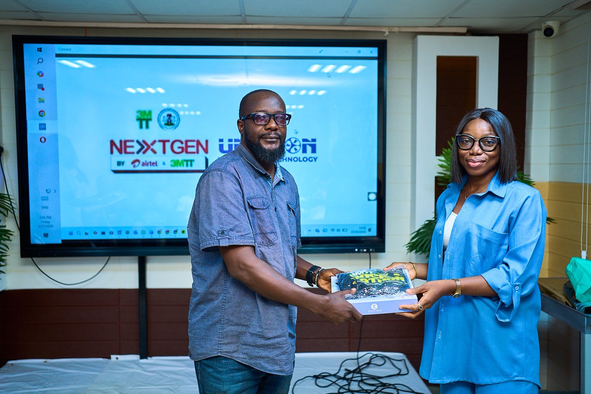 3MTTNigeria's tweet image. Abuja showed up at the 3MTT Knowledge Showcase 🚀
88 participants. Real builds. Real impact.

Shout-out to our standout winners:
🏆 Bethel Clement
🥈 Temidayo Samuel Abodunrin
🥉 Muhammad Ibrahim Gimba
#3MTT #NextGen
