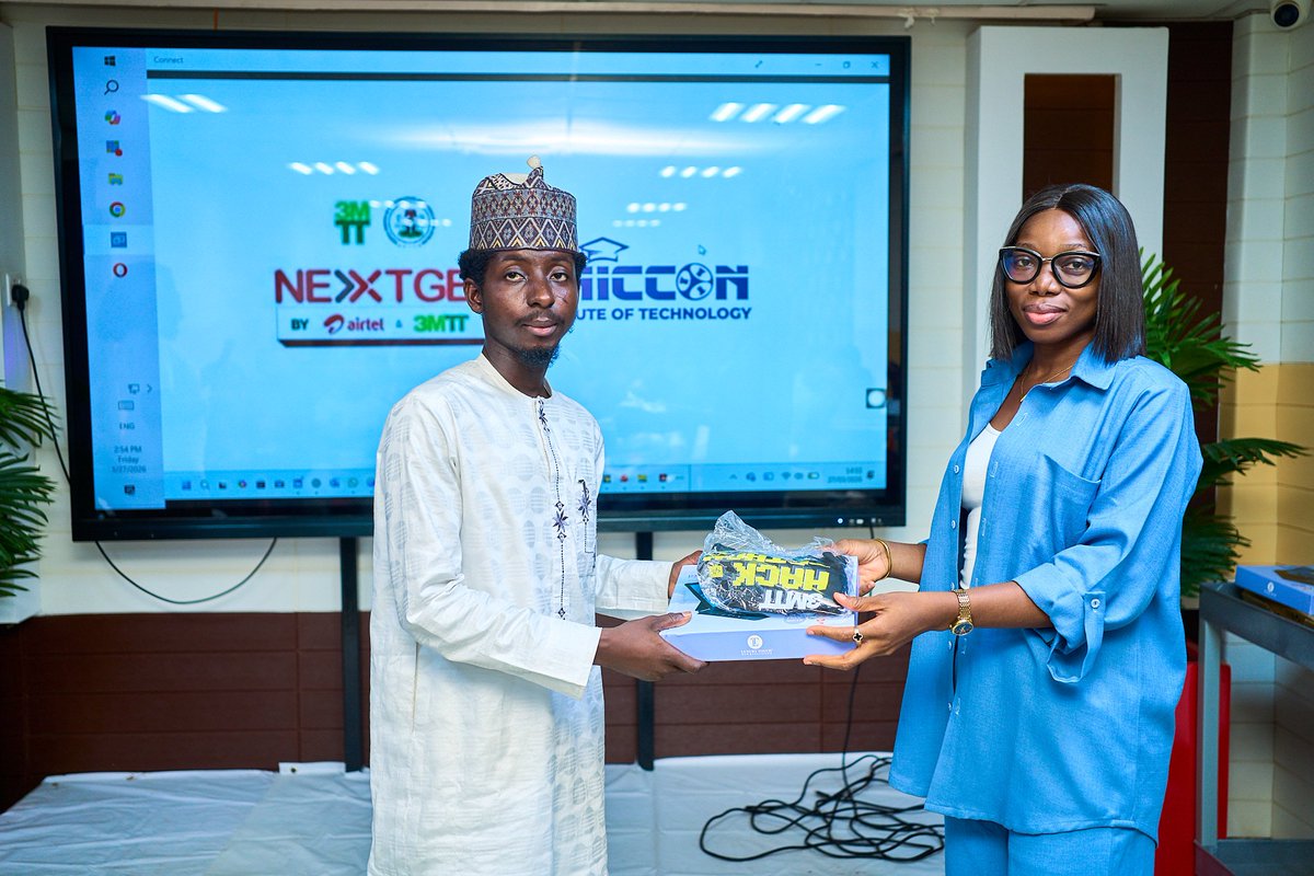 3MTTNigeria's tweet image. Abuja showed up at the 3MTT Knowledge Showcase 🚀
88 participants. Real builds. Real impact.

Shout-out to our standout winners:
🏆 Bethel Clement
🥈 Temidayo Samuel Abodunrin
🥉 Muhammad Ibrahim Gimba
#3MTT #NextGen
