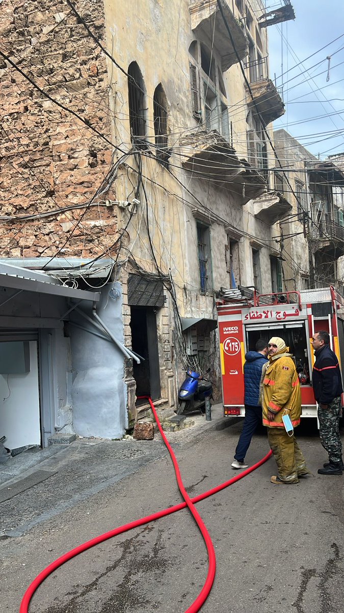beirut_fire's tweet photo. بتاريخ ٢٠٢٦/٠٤/١٠ عملت فرقة من فوج إطفاء بيروت مركز الباشورة على إطفاء حريق نفايات على سطح  مبنى المنيمنة في  منطقة الخندق الغميق و لا يوجد اي اضرار .
#فوج_إطفاء_ بيروت
#بلدية_بيروت
#مركز_الباشورة https://t.co/65JPMBfA66
