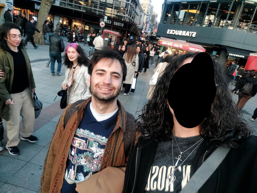 alesia ⛓️‍💥 #boykot tweet media