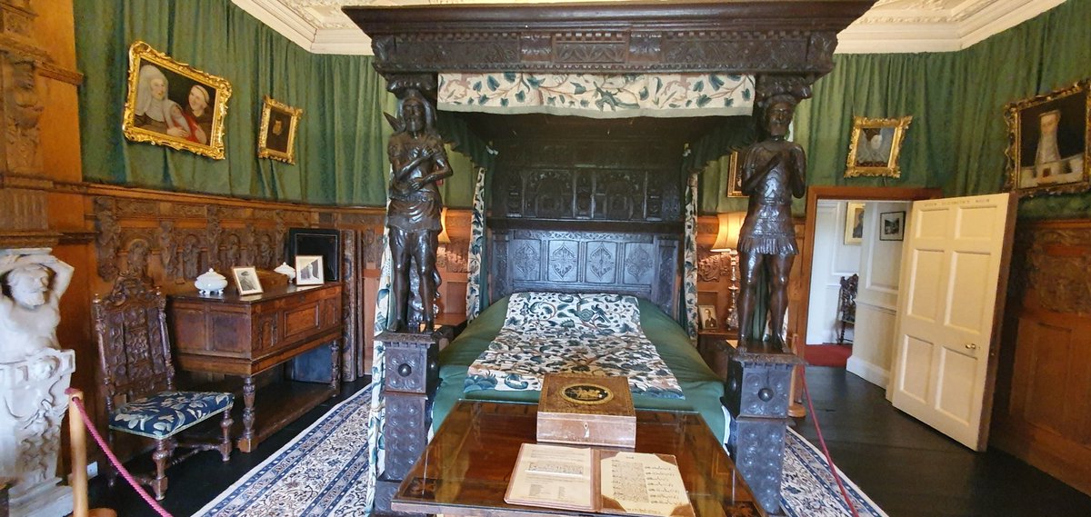 JaneDismore's tweet image. Elizabeth I visited Knebworth House in 1571. This bedroom is named after her, although she didn't sleep in this bed. But more modern icons did, eg. Churchill, Mick Jagger (when Stones played here in 1976) &amp;amp; Colin Firth (when filming)! Love it. #History #celebrities