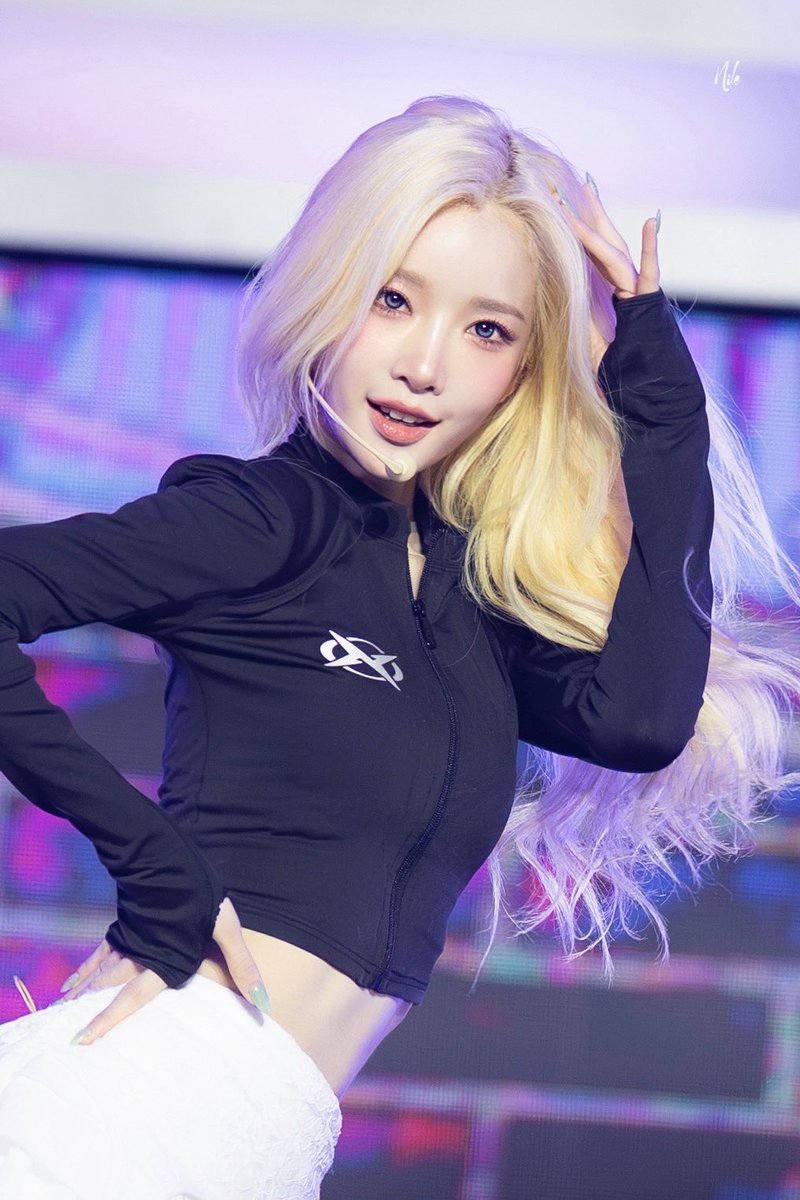 𝐧𝐢𝐥𝐞 tweet media