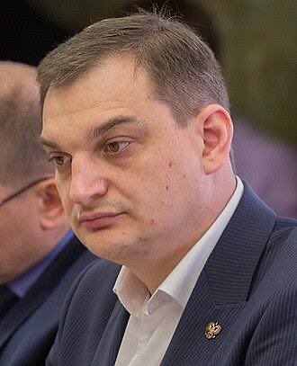 Ємелі масово підриваються в коментарях. Кількість підписників х2. 
Нравиця пездець. 

В понеділок буде пост про Лягіна. 

Той, на відміну від по суті конформіста Будніка - свідомий колаборант, свідомо тягнувший війну на Донбас.