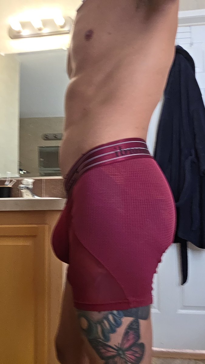 Tiny butty but a big bulge 😜😜😜
