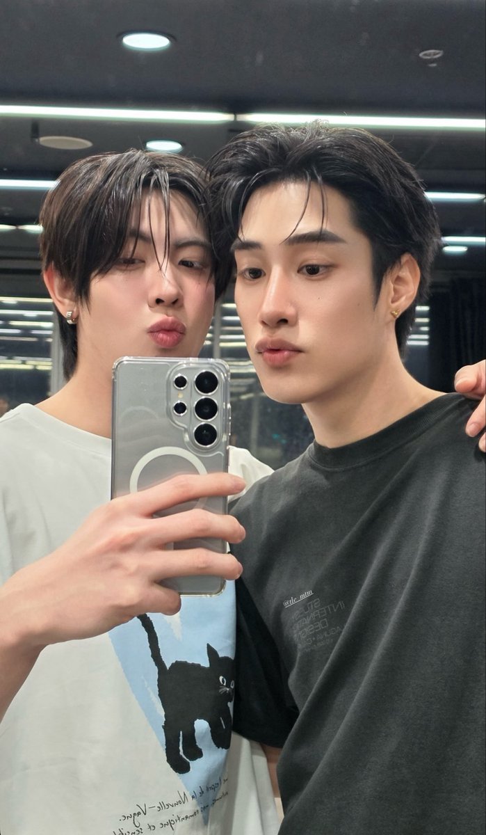 little b ꙳ ⭐️ tweet media