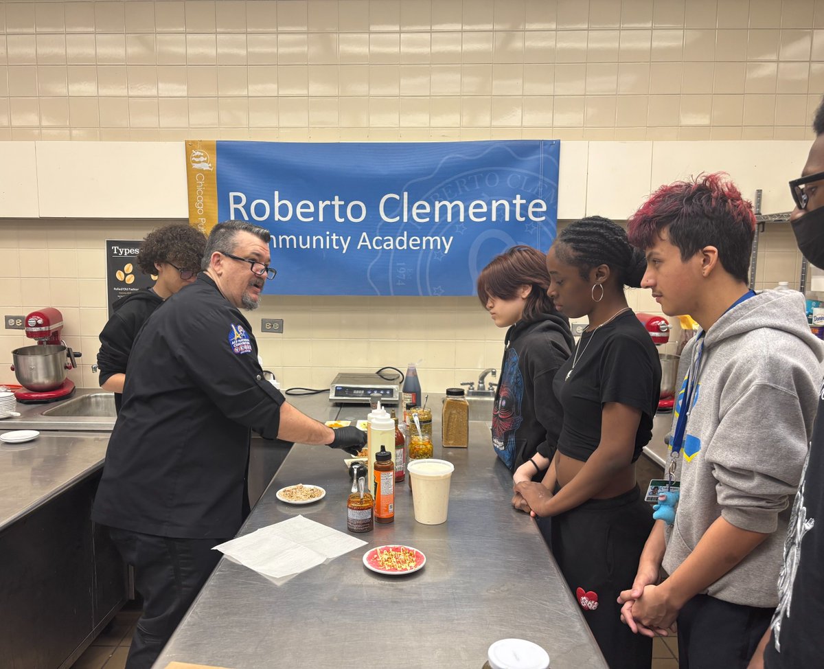 IlliniRestAssoc's tweet photo. The future of hospitality is looking bright at Roberto Clemente High School! 🌟
A huge thank you to Brad Vancil and Executive Chef Corey Grupe from HMS Host for visiting Chef Hector Perez’s ProStart culinary management classroom for a hands-on demo.
#ProStart #CulinaryEducation https://t.co/o7V7vnO1hk