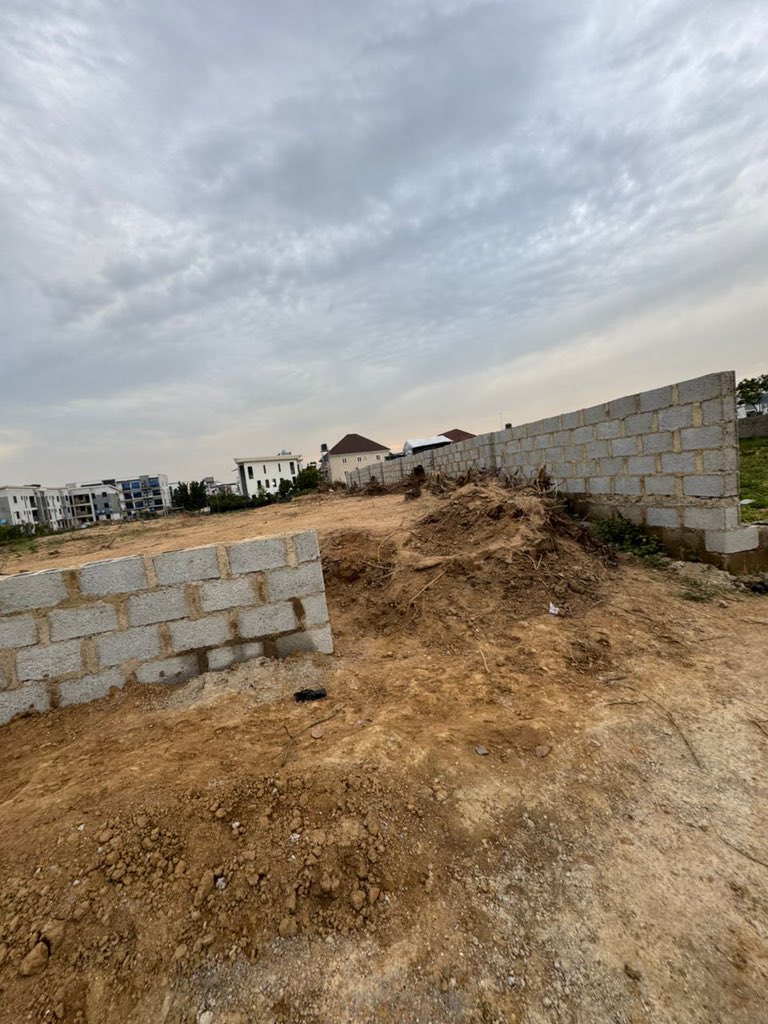 D3msy7's tweet photo. THIS PROPERTY IS FOR  SALE 💯

Location:JAHI
Land size:1,279sqm 
Title: C of O
Price: 500 million https://t.co/kOTVaXzwPT