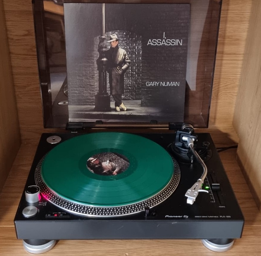 GNDiscography's tweet image. #GaryNuman

First on the turntable this evening.

I, Assassin reissue on heavyweight green vinyl 2019

#vinylrecrds #vinylcollection