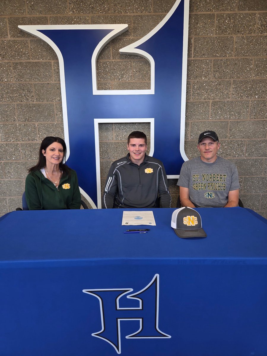 EdPattermann51's tweet photo. Thank you to my family and all of my teammates and coaches for supporting me throughout my 4 years of highschool football I’m beyond excited to sign my letter of intent to @SNCfootball and can’t wait to get after it next year!! #rollknights https://t.co/oMhzk4VYHa