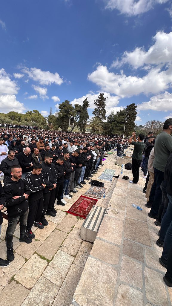 Awakeningmedia1's tweet photo. MASS FRIDAY PRAYERS AT AL-AQSA MOSQUE

More than 100,000 Palestinians performed Friday prayers at Al-Aqsa Mosque, according to local reports.

Large crowds gathered across the mosque compound, with worshippers filling prayer areas in one of the most significant weekly congregations at the site.

The event reflects continued high levels of public presence at Al-Aqsa amid ongoing regional tension.
#AlAqsaMosque #Jerusalem #Palestine  #MiddleEast