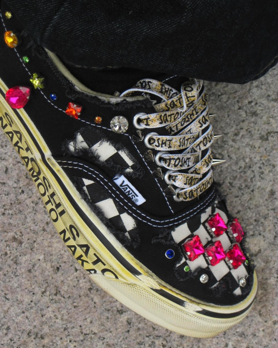 ModernNotoriety's tweet photo. Satoshi Nakamoto Vans remix by Metagirl ✨ https://t.co/7jZlibLkfb
