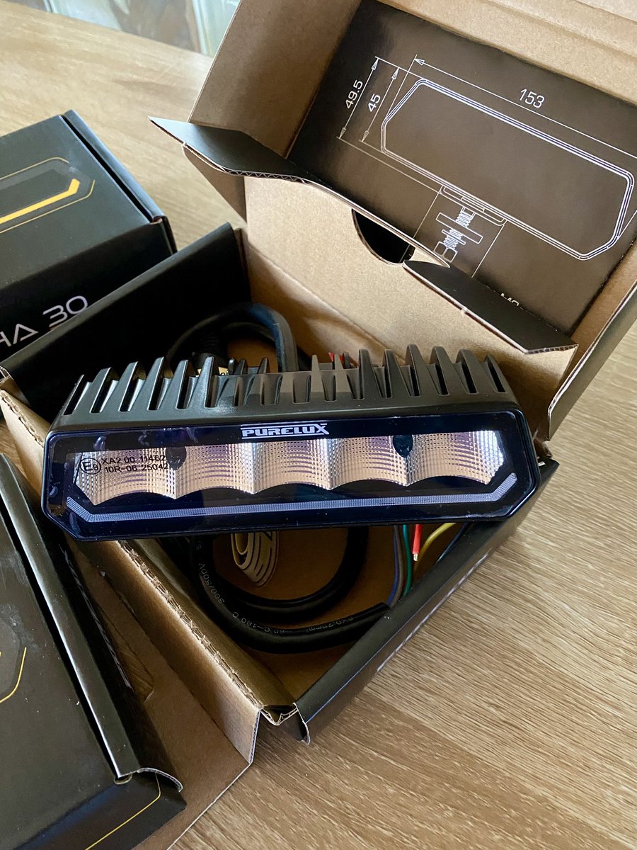 Truckergirl10's tweet image. A few new work lights for my Jeep. And a bag of ducks, because it's spring and all the Jeeps are popping out of hiding here in Finland 😂 🇫🇮 
#Jeep