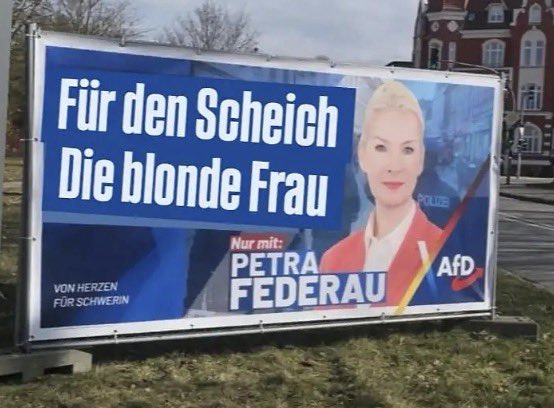 DerNorb's tweet photo. In #Schwerin heute braun-blaue Kagge am Start.
#Federau will Bürgermeisterin werden…🙄
Diverse Rechte bis rechtsextreme Streamer dabei…🤮 https://t.co/z0x8Mv65JP