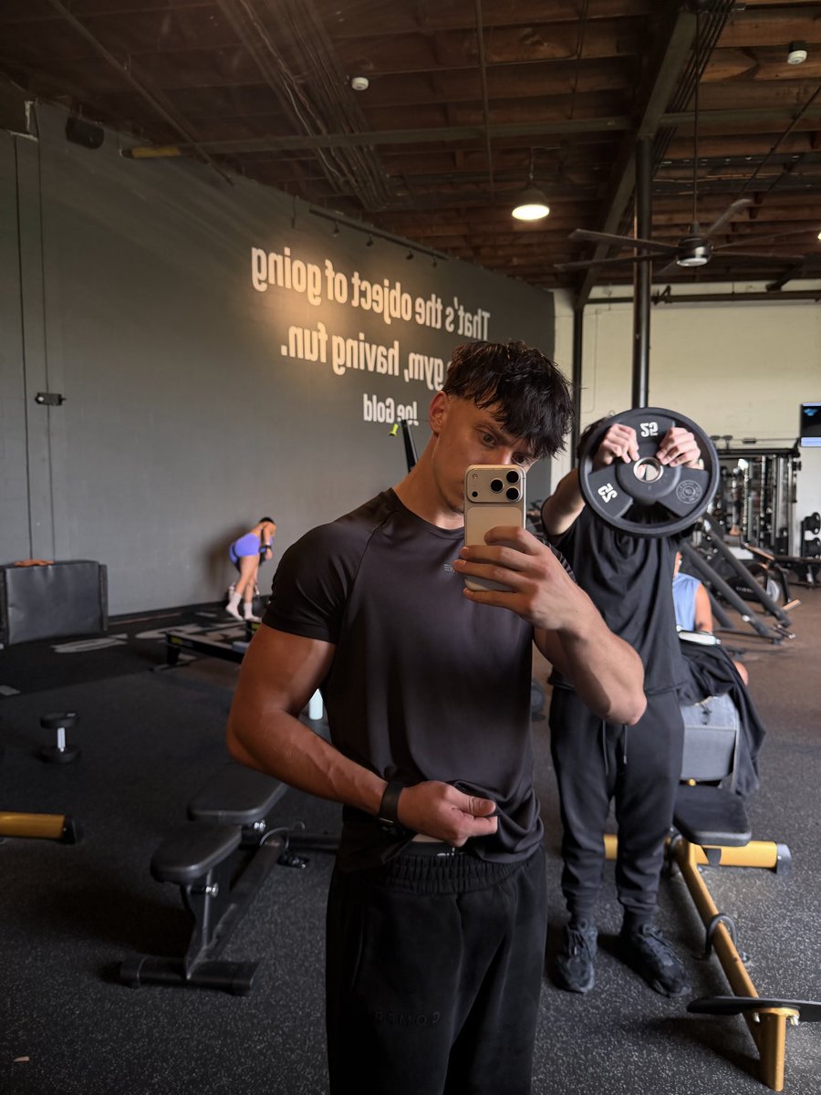 Jaychapn's tweet photo. #fit https://t.co/QMFiuG9DD8