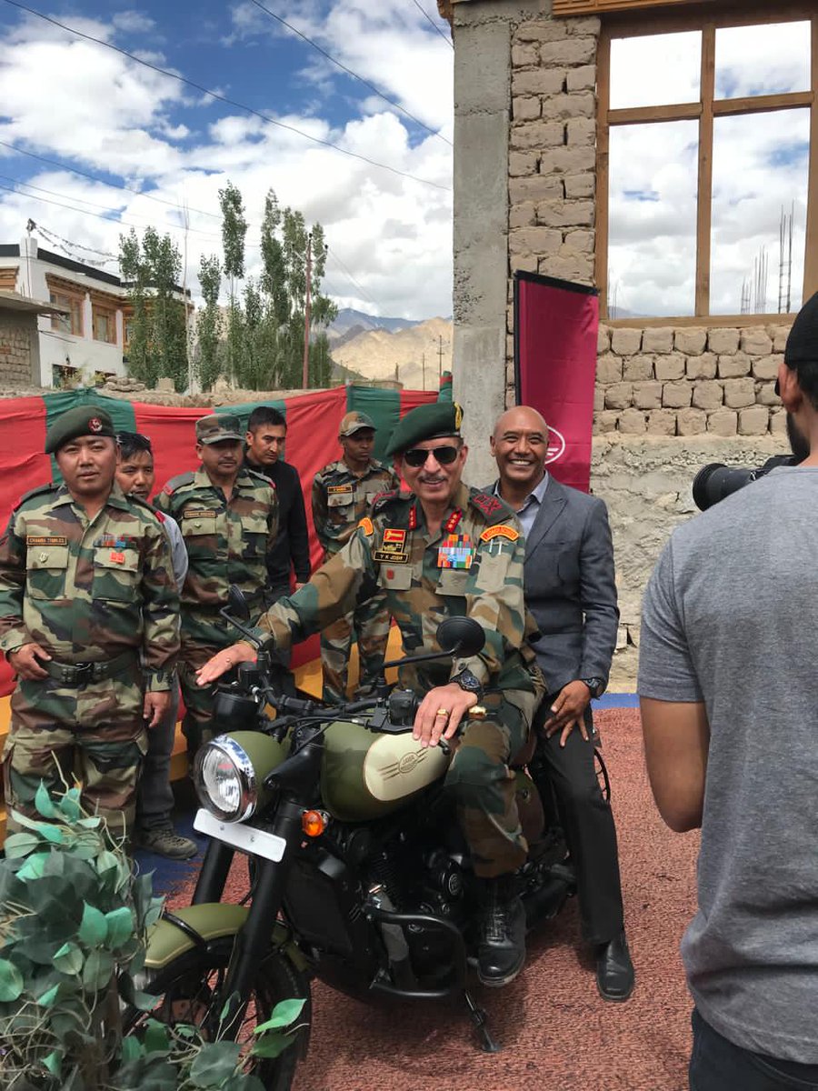UrvashiPatole's tweet photo. @YkJoshi5 I still remember our Leh Jawa Ibex Trails ride and this pic of Col. Sonam Wangchuk and you, Sir! https://t.co/zlFiJ8LljJ