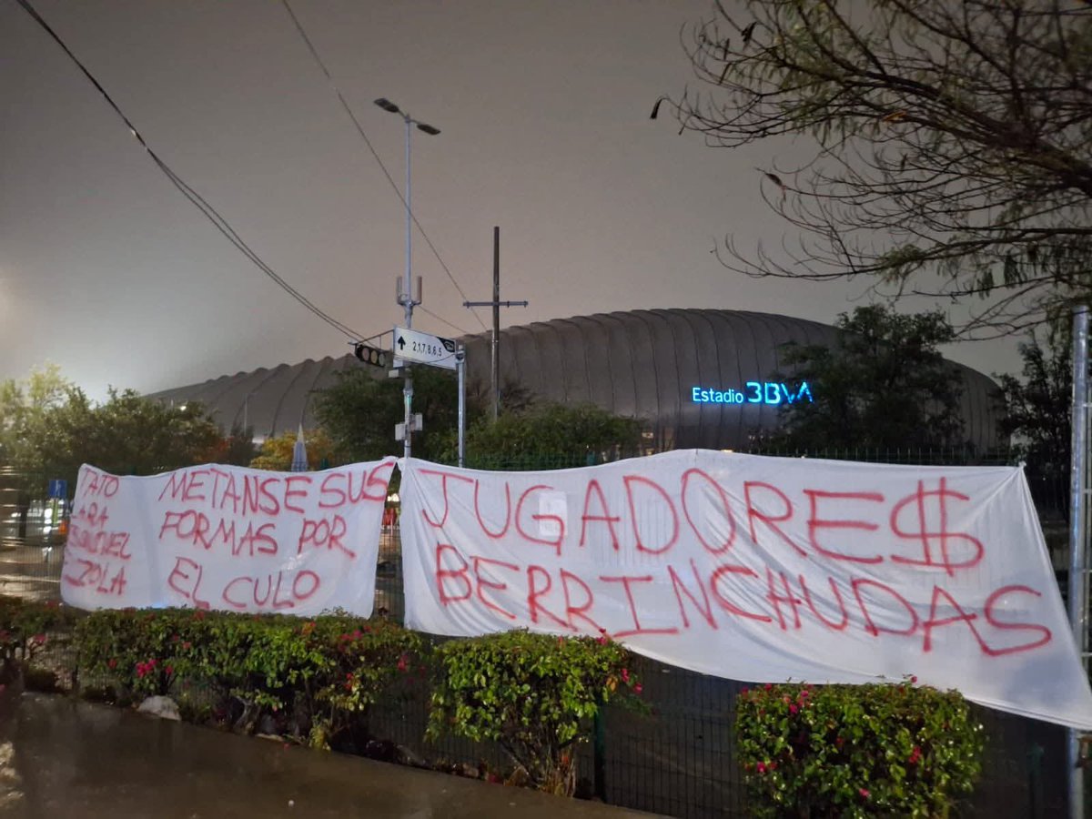 JoluGalvan's tweet photo. @rg690 @WillieGzz Imagínate estar valuado en 900 mdd y luego para estas mmdas jajajajaja https://t.co/YLgcSTxeK5