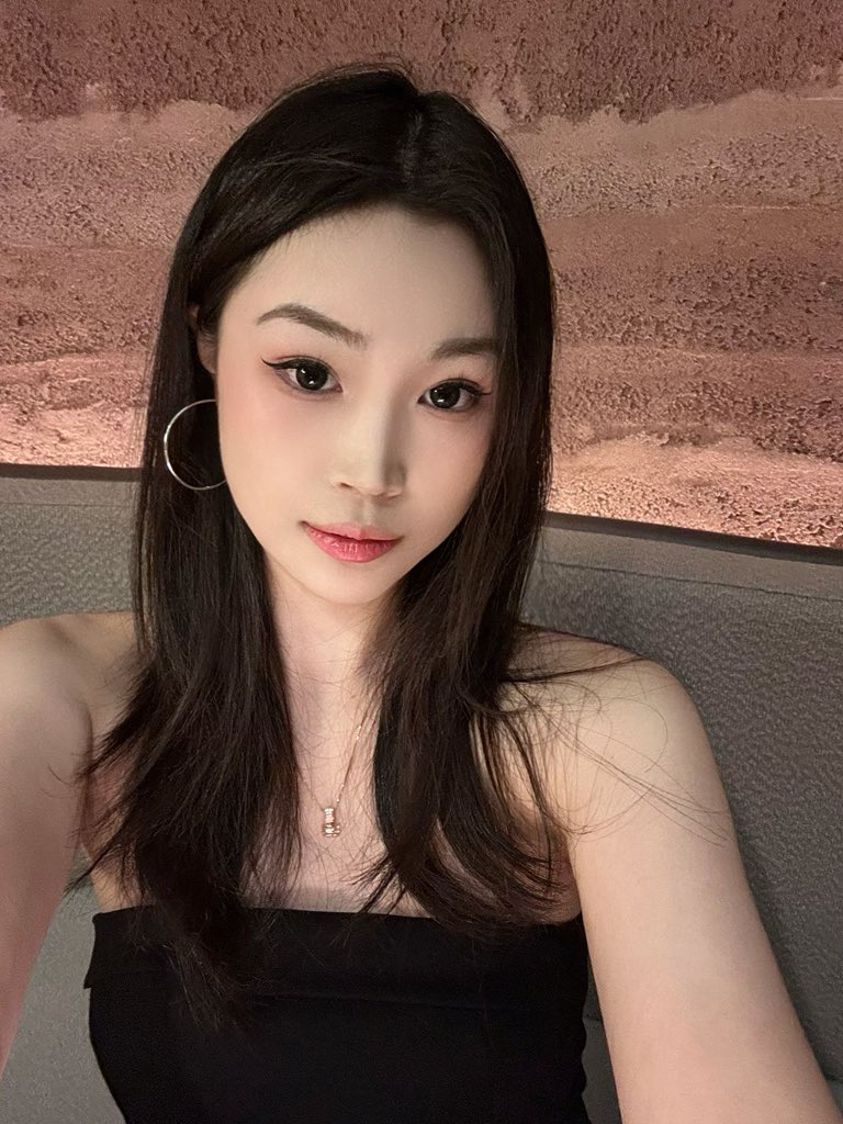Yanna858's tweet photo. 晚什么安，我巴不得你想我想得夜不能寐。 https://t.co/8W8qdLMCVv