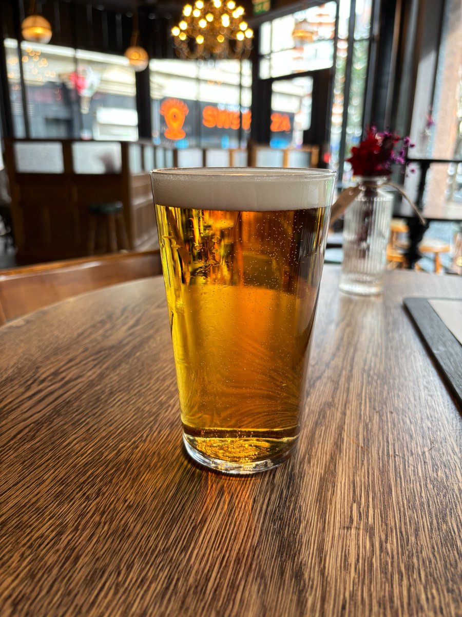 LondonPubMap's tweet image. An afterwork pint at the recently refurbished Ferndale in Brixton. 
#ferndale #brixton
