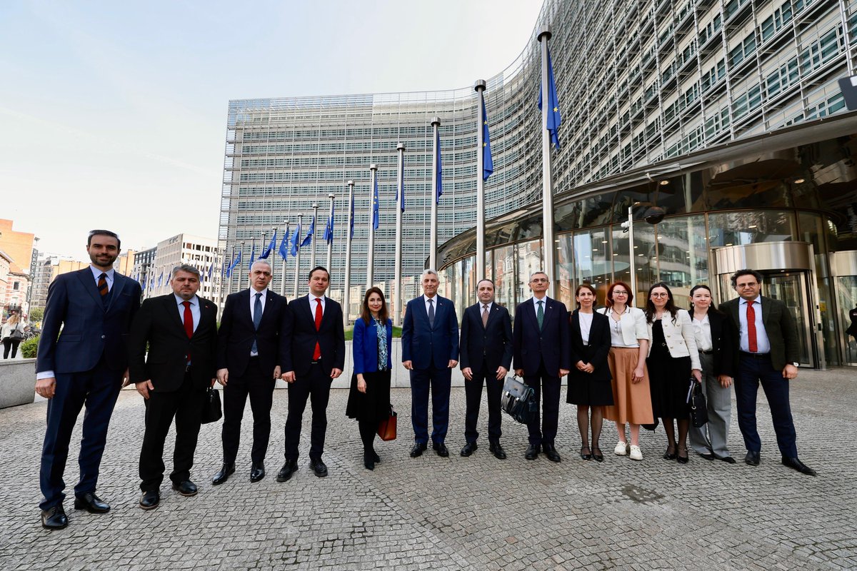 TC_AVBIRDT's tweet photo. During Minister of Trade Mr. @omerbolatTR’s visit to Brussels, we participated in the @iccwbo-@Eurochambres Roundtable as well as the meeting with Commissioner @WBHoekstra and also engaged with Turkish NGO representatives.We will continue our strong dialogue with EU stakeholders. https://t.co/y7njM8Z0Bq