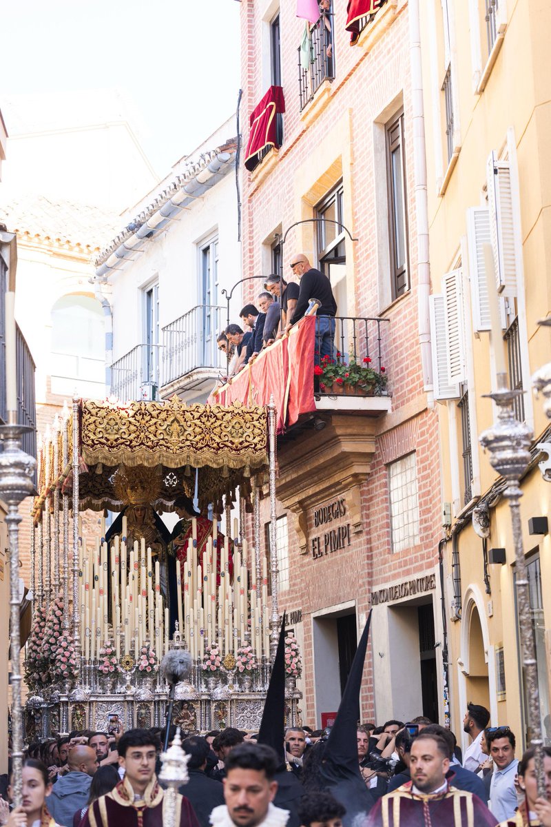 🔔 VIERNES SANTO | Pasada una semana, agradecemos de forma especial a los participantes en la Estación de Penitencia por su compromiso, sacrificio y saber estar. Igualmente, a los fieles, devotos y cofrades que nos acompañaron. #CofradíasMLG

🧵 ¡Abrimos Hilo!