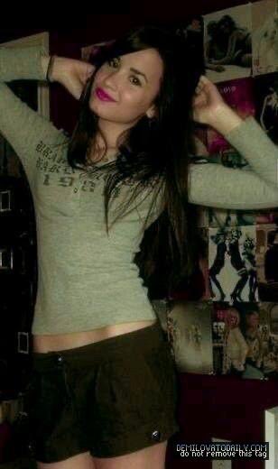 acervo demi lovato tweet media