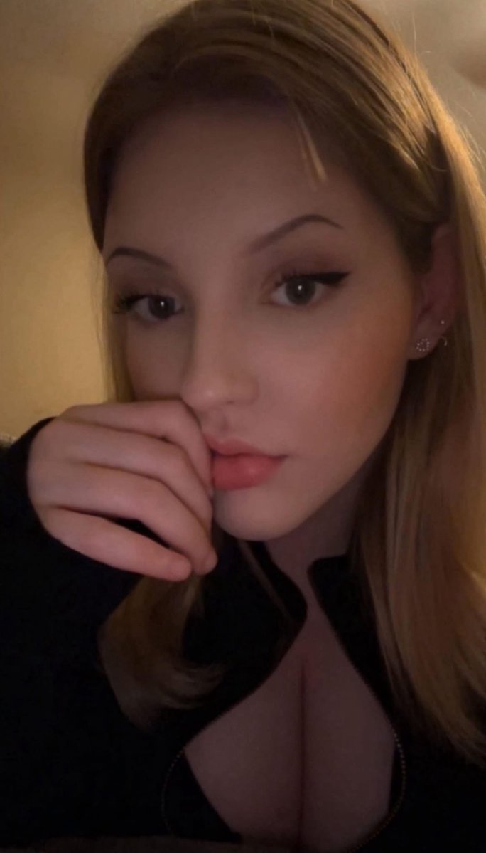 l4nie0's tweet image. #face reveal