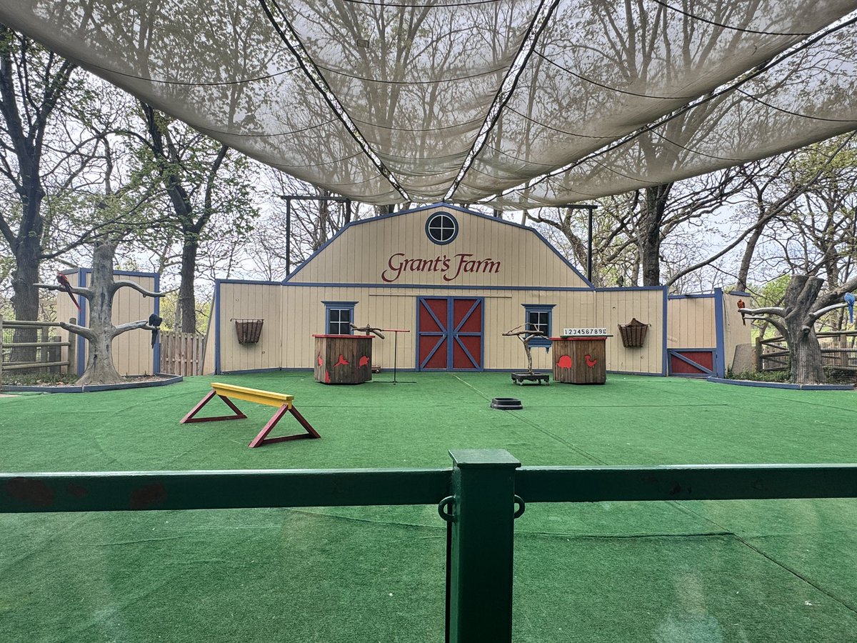 M_Meyer3's tweet image. Beautiful day for a trip to @GrantsFarm 
#StLouis