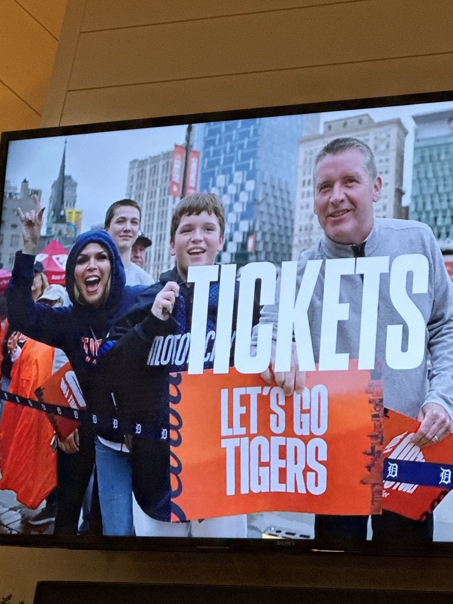 AnneMichelleHi1's tweet photo. Hi @tigers 💙
We were lucky enough to be featured in your commercial this year (that’s us in the photo!)

I’m hoping to surprise my husband & our son on April 16th with Clubhouse seats.

My husband was diagnosed with non-Hodgkin lymphoma in January… and our son turns 13 that day. He lives for the Tigers and dreams of being like Riley.

This would mean everything to our family 🙏
#DetroitTigers #MLB #BaseballFamily
@tigers @MLB @FOXSportsDet