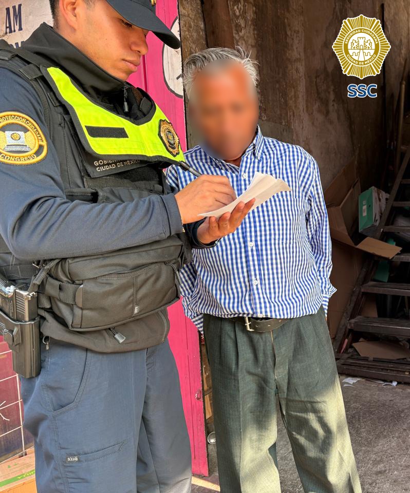 SSC_CDMX's tweet image. #CasaXCasa | Con los recorridos de vigilancia y seguridad que nuestros compañeros del sector #Congreso realizan todos los días en la #ZonaNorte incrementamos las acciones de prevención para inhibir las conductas delictivas y brindar atención oportuna a la comunidad.