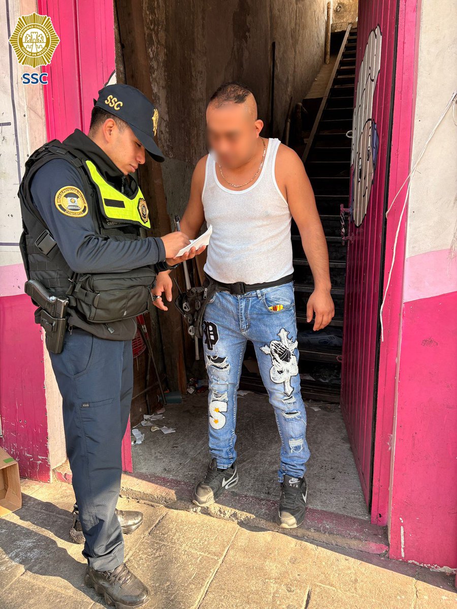 SSC_CDMX's tweet image. #CasaXCasa | Con los recorridos de vigilancia y seguridad que nuestros compañeros del sector #Congreso realizan todos los días en la #ZonaNorte incrementamos las acciones de prevención para inhibir las conductas delictivas y brindar atención oportuna a la comunidad.