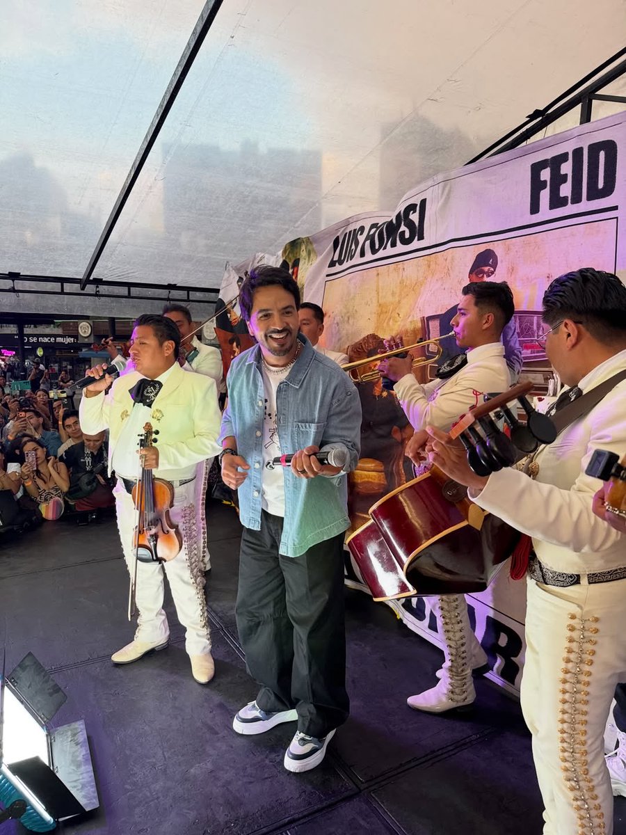 Luis Fonsi tweet media