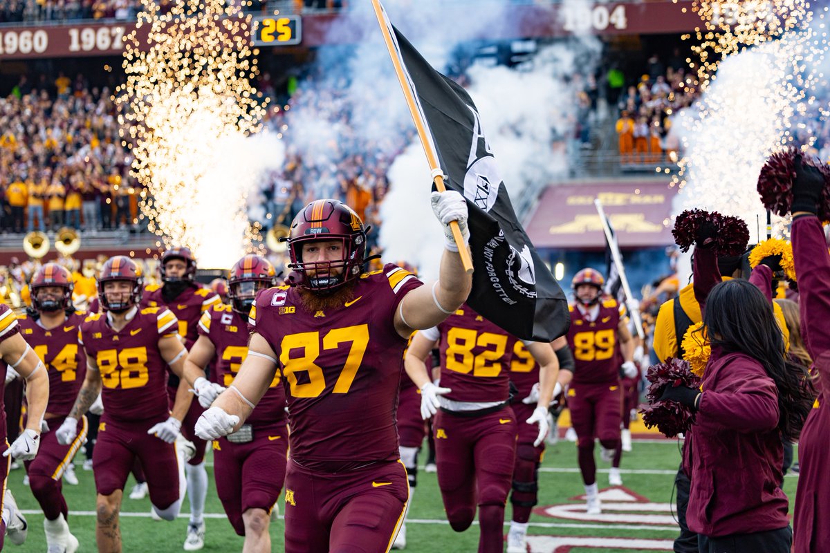 GopherFootball's tweet image. From walk on to Super Bowl champ 🏆 @nickkallerup is an Gopher legend 📰 #RTB #SkiUMah #Gophers