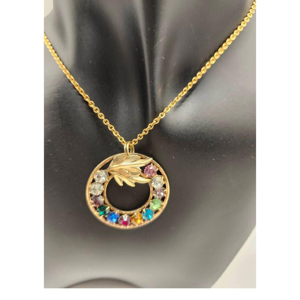 JunkYardBlonde's tweet image. DCE Curtis Vintage Crystal  Wreath Necklace, 1/20 14K Gold Filled, Multicolored Crystals tuppu.net/6c205da3 #JunkYardBlonde #Etsy #StockingStuffer
