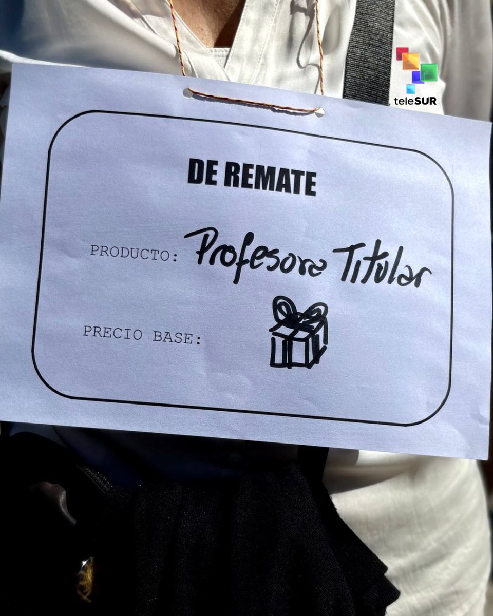 telesurenglish's tweet image. 📌Universities in #Argentina are now in their third week of a national strike, demanding the implementation of the #university funding law and wage increases, despite a recent ruling by the Federal Administrative Court that found in their favor. 

📌The government, which cites