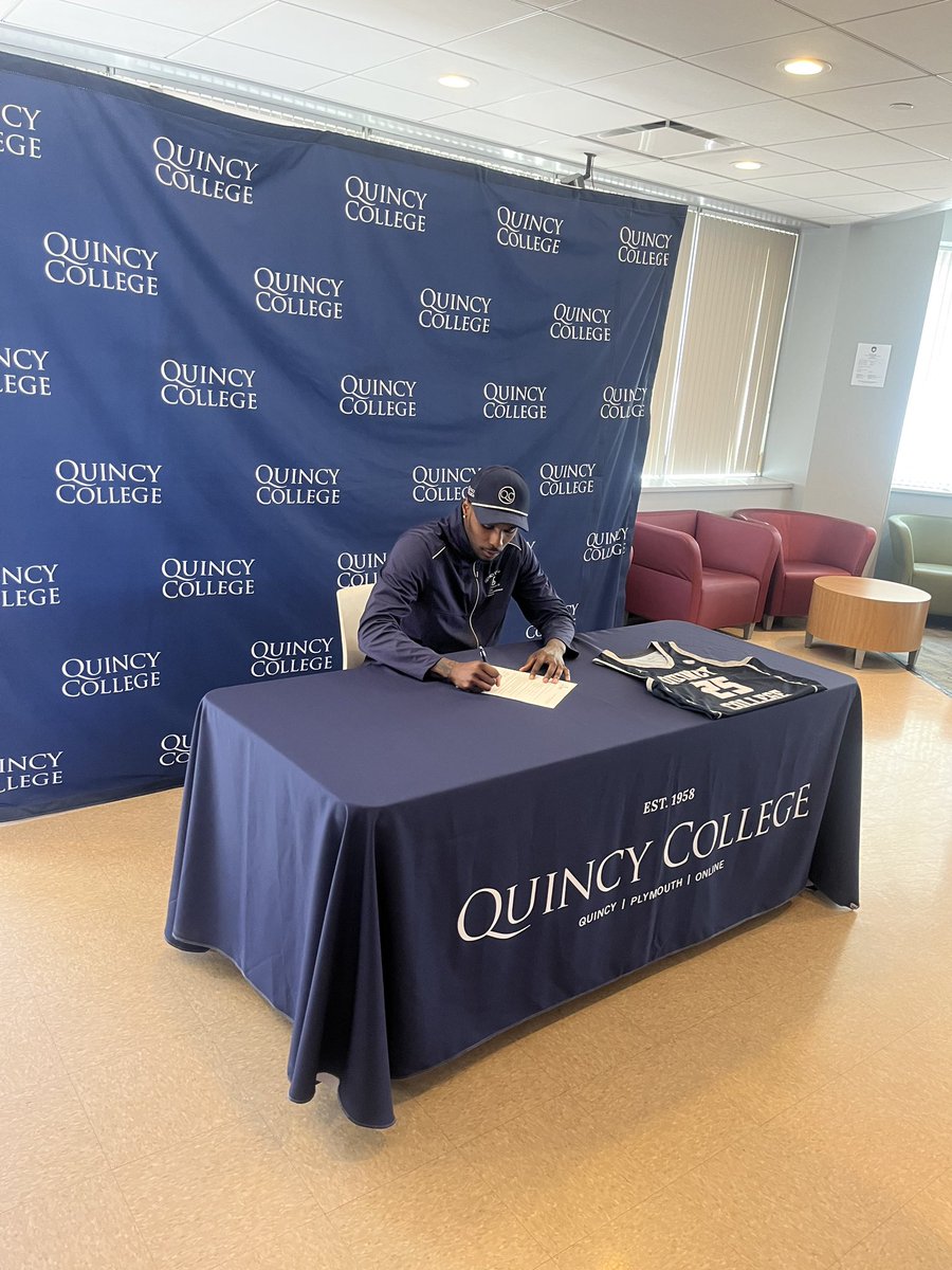 Quincy College Basketball tweet media